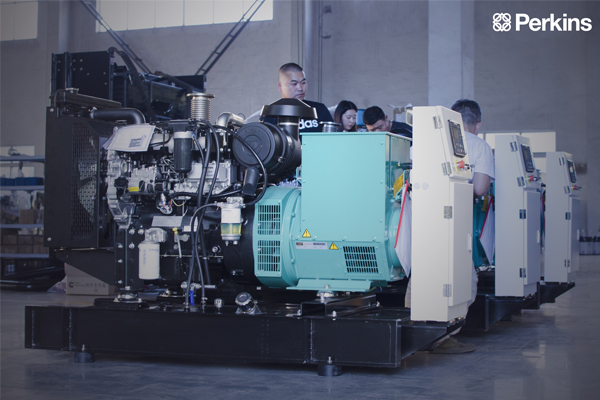 柴油發(fā)電機(jī)組廠家.jpg 柴油發(fā)電機(jī)組廠家.jpg